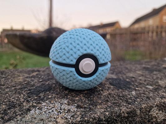 Knitted Pokeball