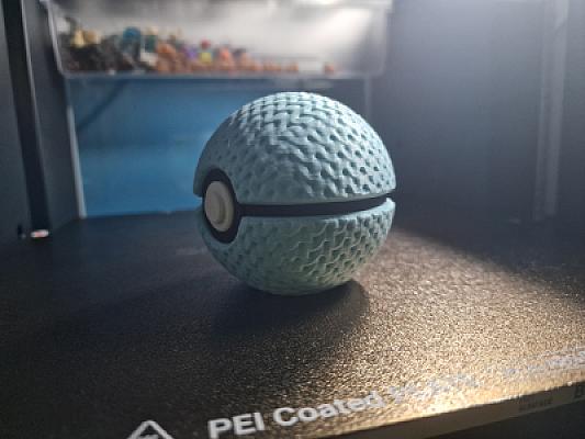 Knitted Pokeball