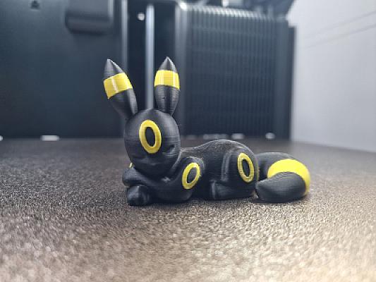 Sleeping Umbreon Figurine