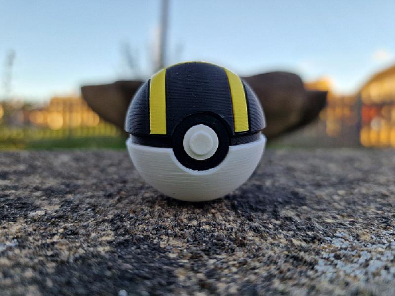 Pokeball Keychain Fidget - Ultra Ball