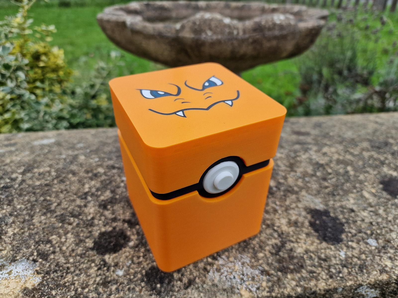 Pokemon Deck Box - Charizard