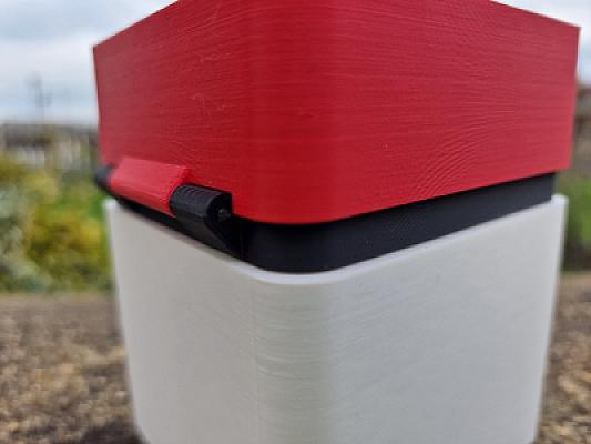 Pokemon Deck Box - Voltorb