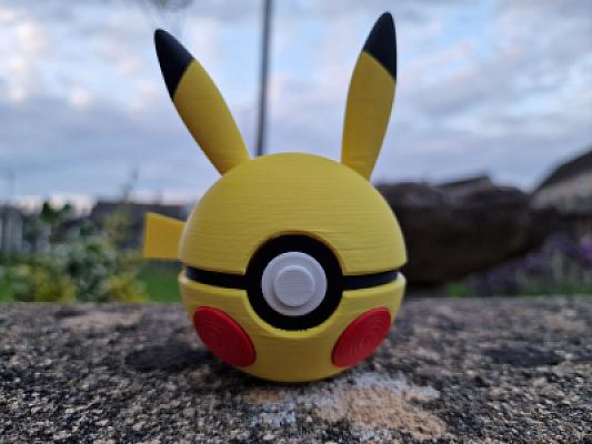 Pikachu Pokeball