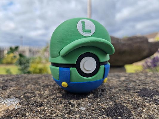 Luigi Pokeball