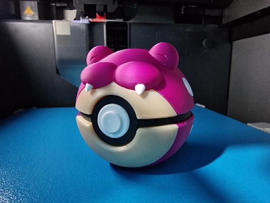 Shiny Spheal Pokeball